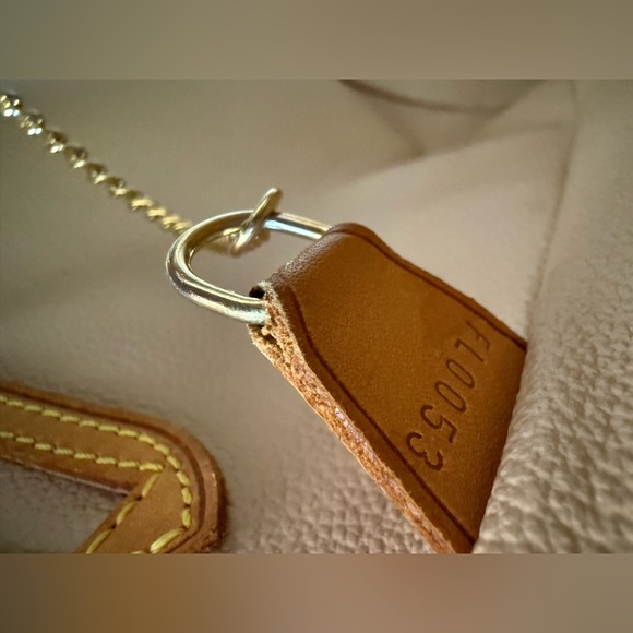 AUTHENTIC!! LOUIS VUITTON Petit Bucket Monogram Canvas || - Picture 3 of 16